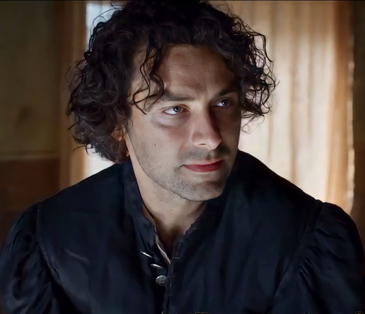 Aidan Turner International tweet media