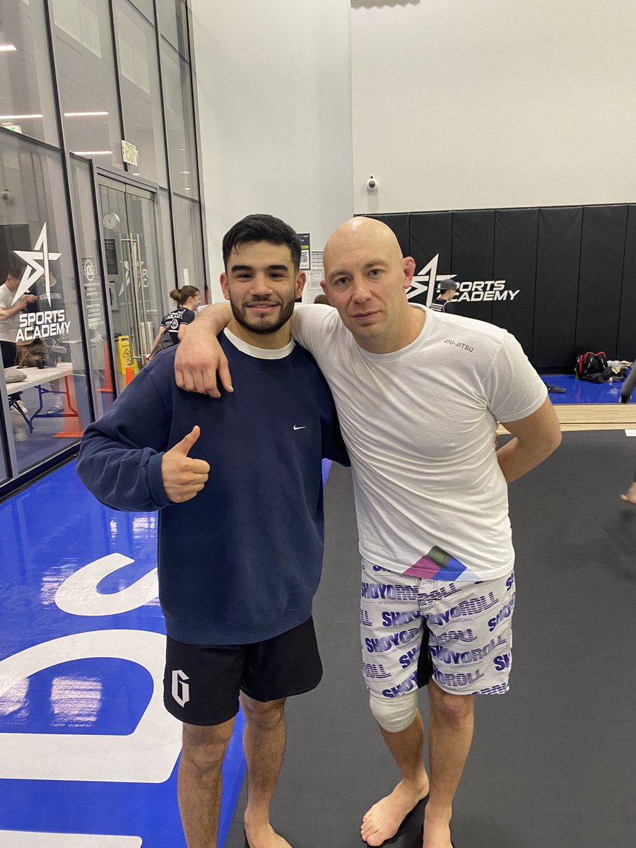 pedro_whyyy's tweet photo. met some of my idols that i’ve been watching and studying for months yesterday at a jiu jitsu seminar. 
.
.
.
@FloGrappling 
#daisyfresh #pedigosubmissionfighting https://t.co/ZdKbncgLOM