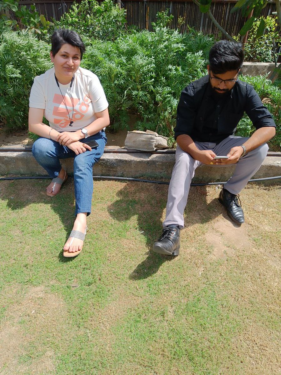 geetika851's tweet photo. Good people around you spread positive vibes
@AshishaRajput19
@Reporter_indian
#office #momentscapture #officecapturedmoments https://t.co/aXs27wFlXe