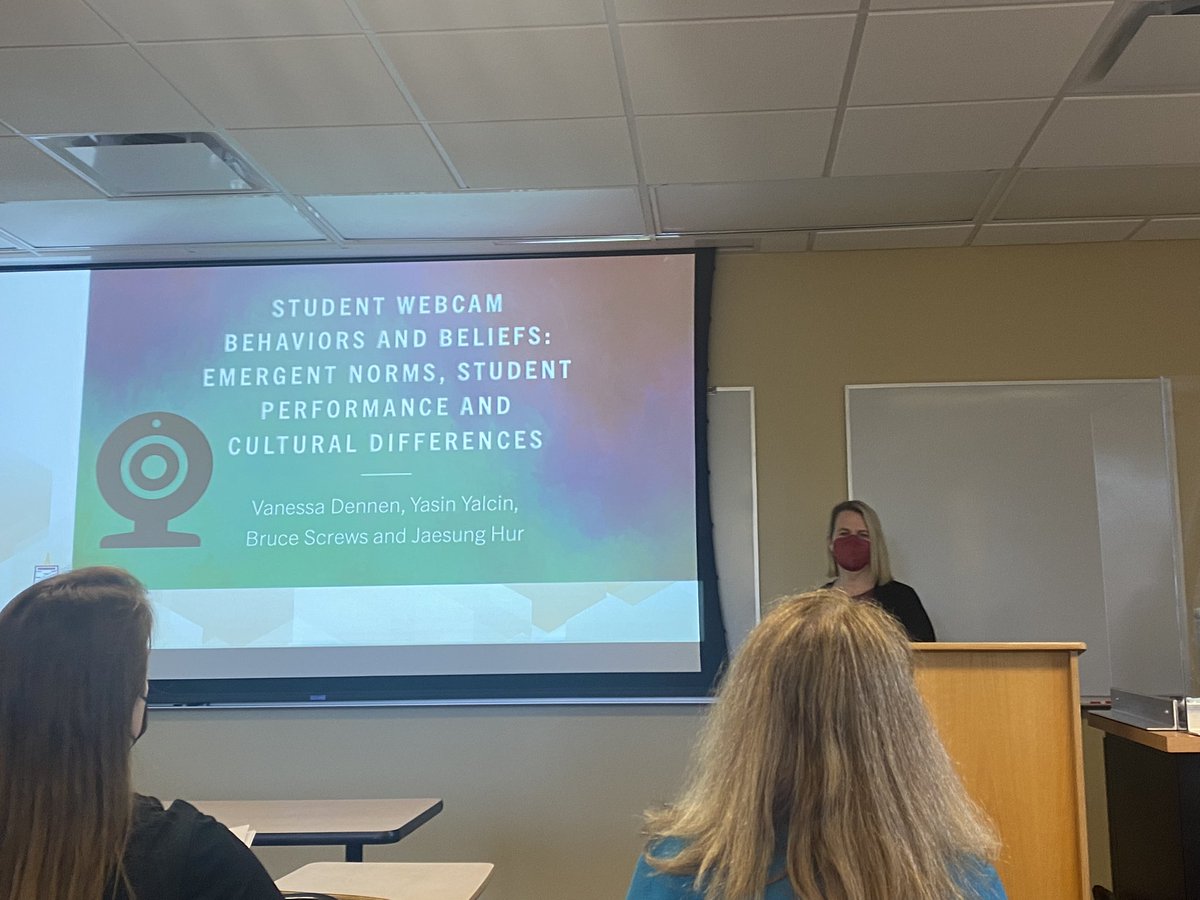 “Make class worth attending so students multitask in relevant ways.” - great presentation from @vdennen at @fsueducation Hughes Research conference https://t.co/klufHgxrOV