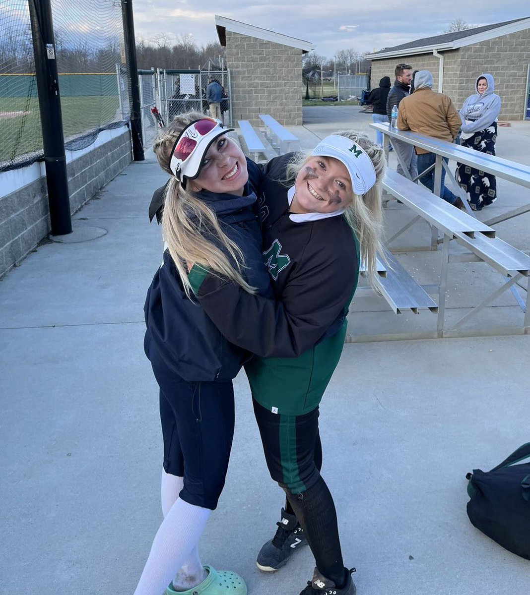 CampbellBeatty's tweet photo. First 4 scrimmages for school ball ✅ Was also able to see one of my besties @EllieOffner last night during the scrimmage against Mason! Excited for our first league games on Saturday at Taylor High School!! First game is at noon‼️ https://t.co/R0NwOgjzo6