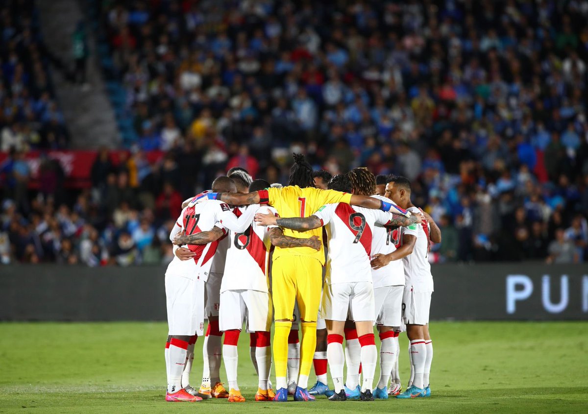 G_Lapadula's tweet photo. ¡A seguir luchando! 
Siempre juntos!🇵🇪
@SeleccionPeru 
#arribaperú 
#unidossomosmásfuertes https://t.co/7KYYIiJIA4