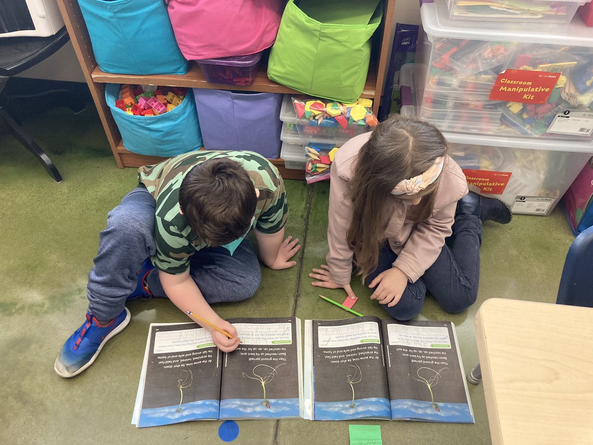 Earlier this week these first graders read the selection in their Read and Respond Journal and answered questions as they read. Today they are practicing fluency by partner reading this week’s selection.🌟🧠 <a href="/MrsKNorthern/">Kara Northern</a>  <a href="/JresRockets/">JRES</a> 🚀