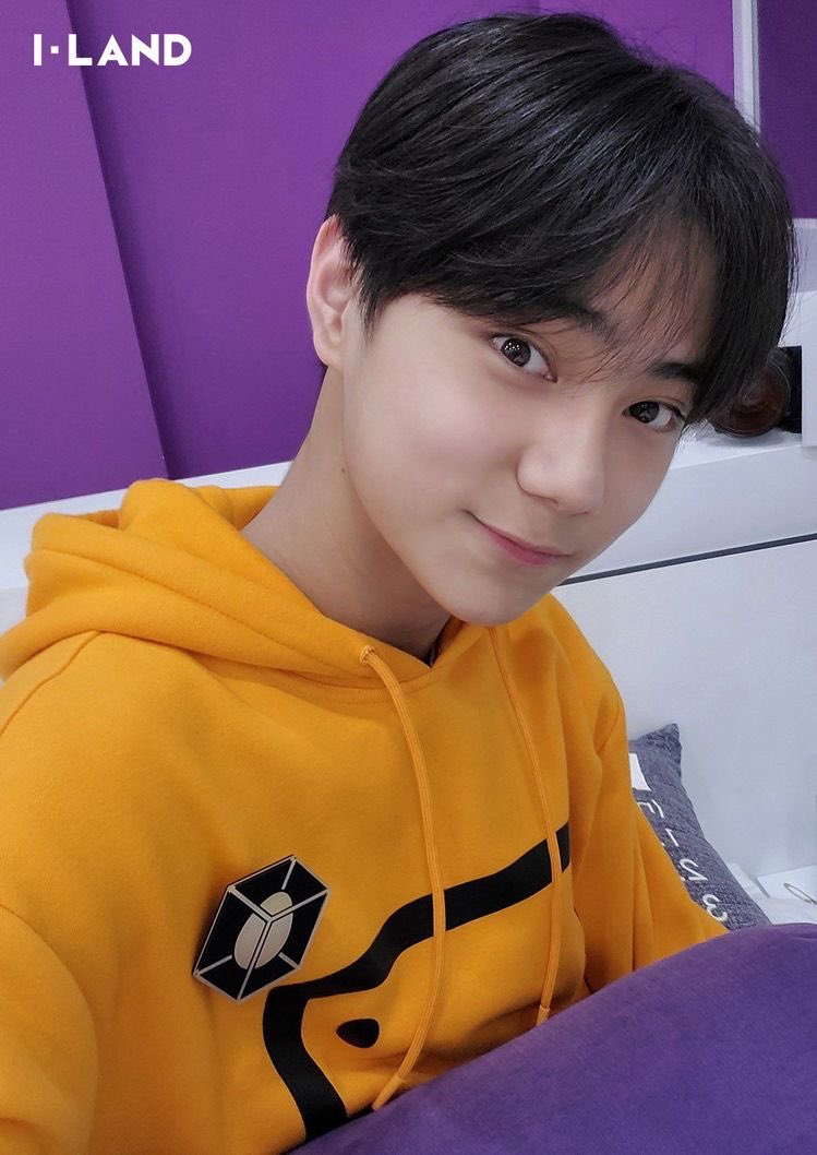 happy birthday my little star💖

I love you today, I will love you tomorrow and for the rest of my life !! 

we miss you very much..come back soon

#HBD_다니엘_너의꿈을응원해
#OurShiningDongkyuDay
#팔척아기_동규야_너의열일곱을_우리가_함께할게я