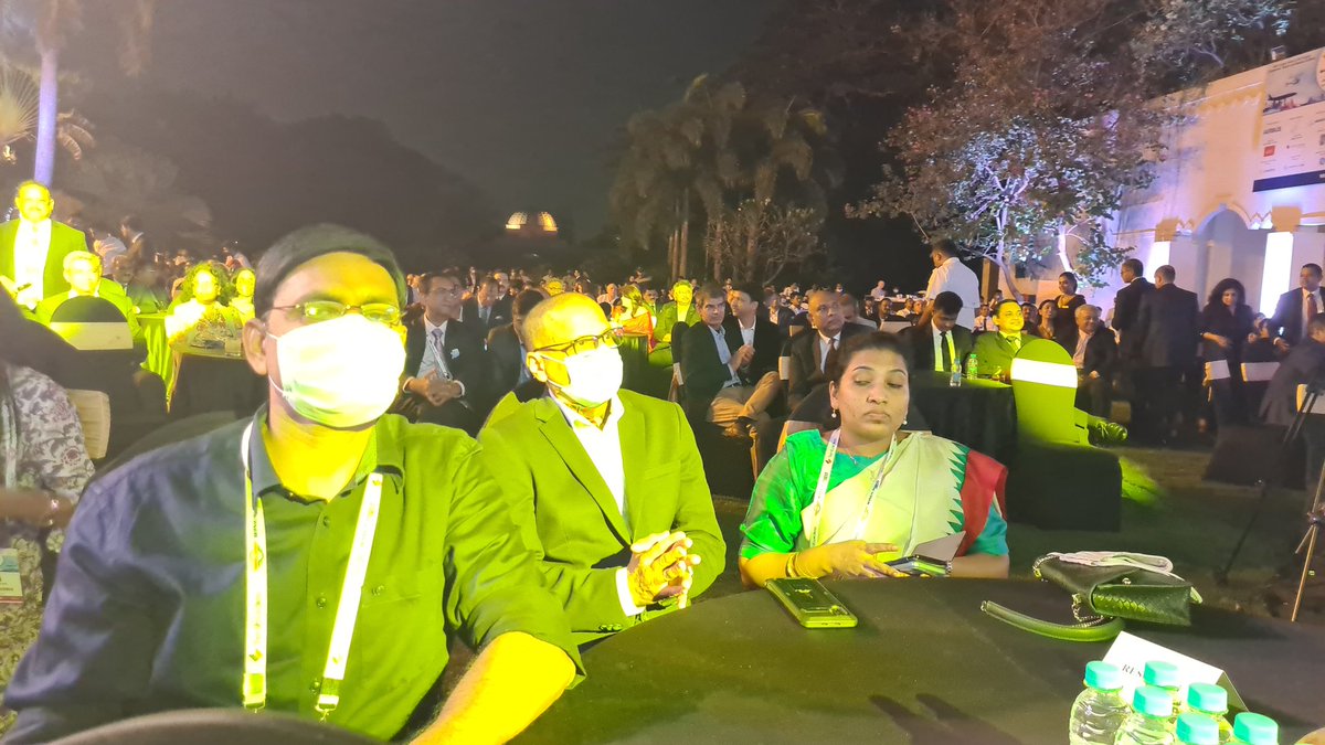 Andrew007Uk's tweet photo. I love so much about India but this is a perennial frustration.
Photographers rarely get organised which I feel is disrespectful to the audience - especially when as large as the wonderful turn our for @WingsIndia2022 😦 consequence is they don't engage fully.
#NothingsPerfect https://t.co/mvG5XlXNz1