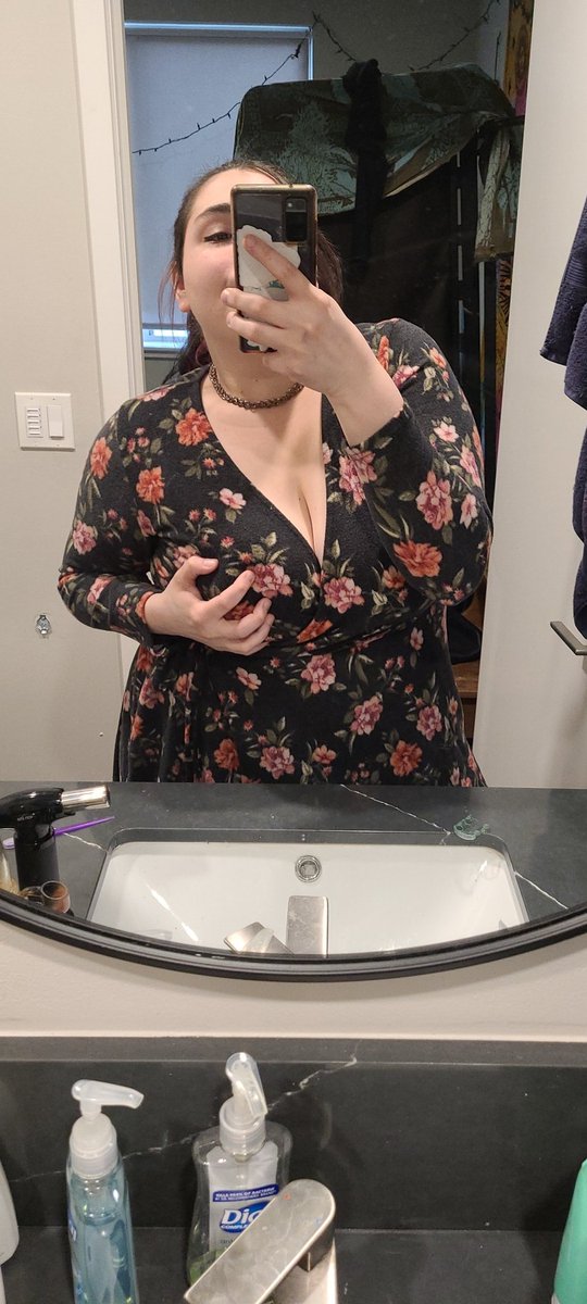 SkysSiren's tweet photo. Happy friday everyone. Make sure to touch a pair of boobs today (w/consent of course) https://t.co/JQHUGq2ynK