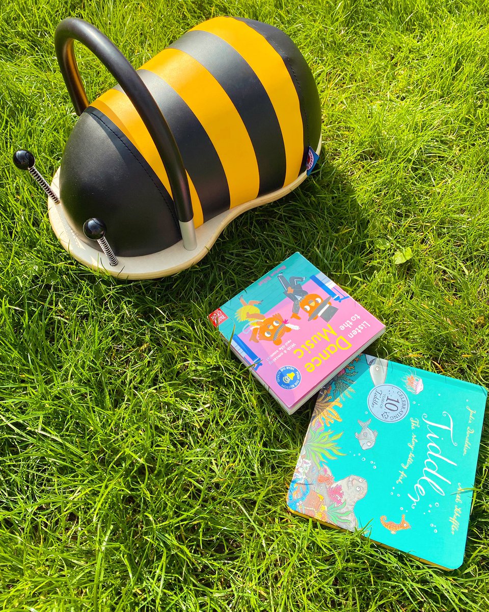 beacouk's tweet image. Is there anything better than kicking open the garden doors and bringing the toys outside 🧸🪀 Full on Friday feeling over here and we are loving it 🥰 #childcare