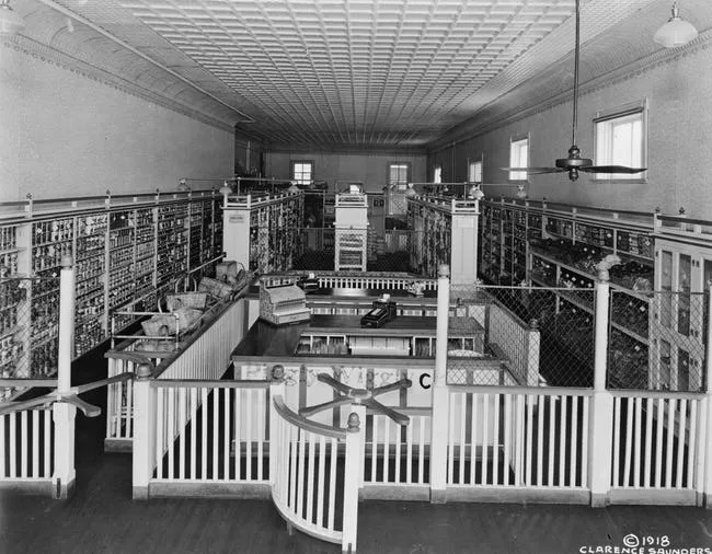 TIL the super market was a post-war innovation that made use of abandoned warehouses and factories. Before the WWI, all products were behind the counter and measured by the staff. By the 1940s, that was forgone. Self-service was the key retail innovation of the 20th century.