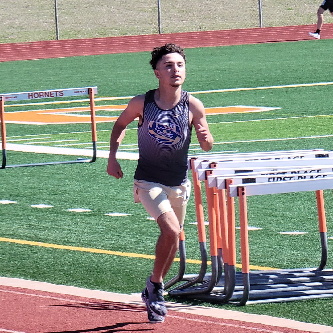 CoachMeuth's tweet photo. So impressed with this group! They continue to drop times and are hungry for more! New PRs for the day!!
⏱ Yovanney Delgadillo 4:47 
⏱ Cristo Hernandez 5:02
⏱ Logan Smallwood 3:01 &amp; 6:49 https://t.co/6ybdbdiYPa