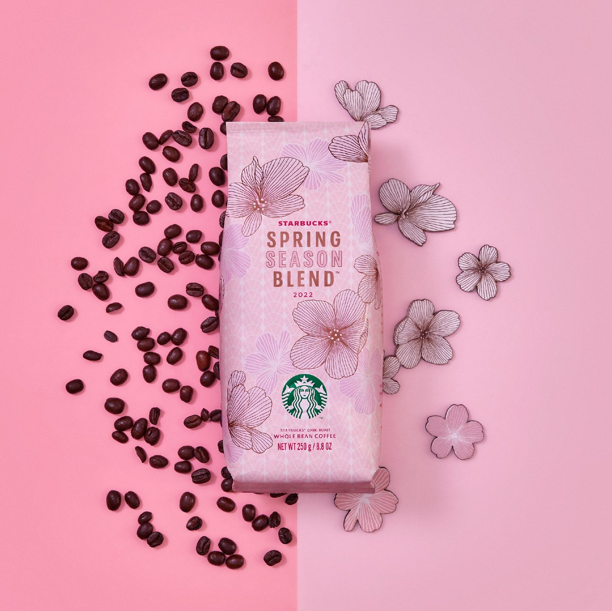 StarbucksCOL's tweet photo. Disfruta en casa el aroma de Starbucks 🥰 ten #DíasFelicesConCafé en compañía del especial #SpringBlend, con notas de cereza oscura y especies amaderadas, un café que mezcla 4 regiones en tu taza! ​☕️💐

#MinuevoFavorito #MomentosSBX #Starbucks #BeanCoffee https://t.co/MeNYrPtRmC