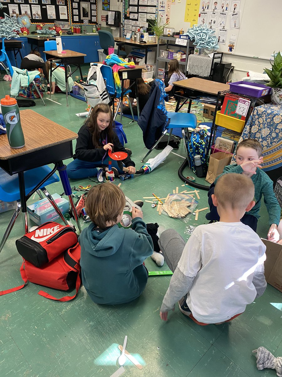 lizmachado68's tweet image. Engineers at work designing and building Rube Goldberg machines to solve a simple task #beartavernpride #rubegoldberg #forcesinmotion