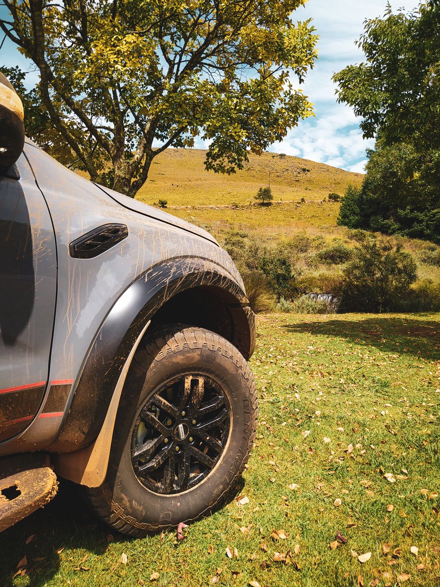 cars_pixels's tweet photo. The dirt on this bad boy is evidence of a vehicle being pushed to the limit. The @FordSouthAfrica Ranger Raptor excels off the beaten path. It takes kicks and punches to the abdomen like Chong Li then asks if that's all you got. What a bakkie!
#FordSA #FordPerformanceSA https://t.co/vX7W87M72B
