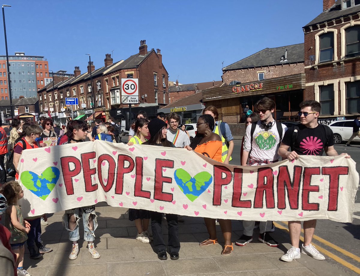 #FridaysForFuture #ClimateStrike in Leeds. We have a #DutyOfCare, a responsibility to protect and preserve, we strike for #IntergenerationalJustice #ClimateJustice @S4FUK