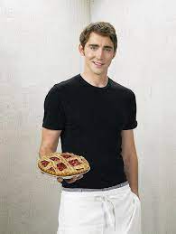 A wonderful birthday to the amazing <a href="/leepace/">Lee Pace</a>. How about sharing a pie for this really special day ?