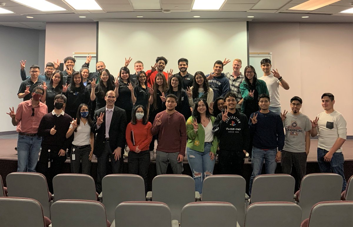 TxDOTHouston's tweet photo. Thank you to the @ASCEHouston Student Chapter for having our engineers share what @TxDOT and @txdothouston does and how we can prepare for the #FutureOfMobiltiy! #GoCoogs https://t.co/sz9n0SY6a0