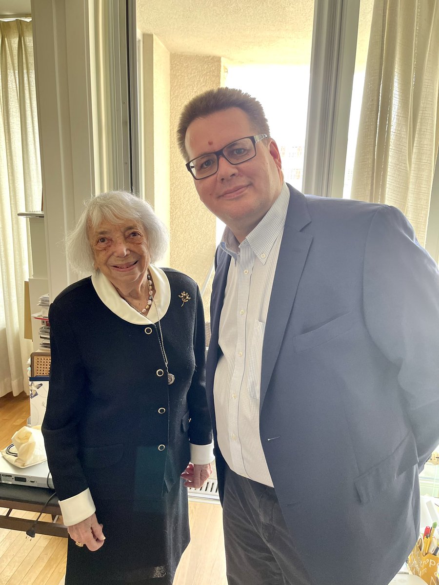 #Shabbat shalom aus #Berlin - mit der einzigartigen Margot #Friedländer.