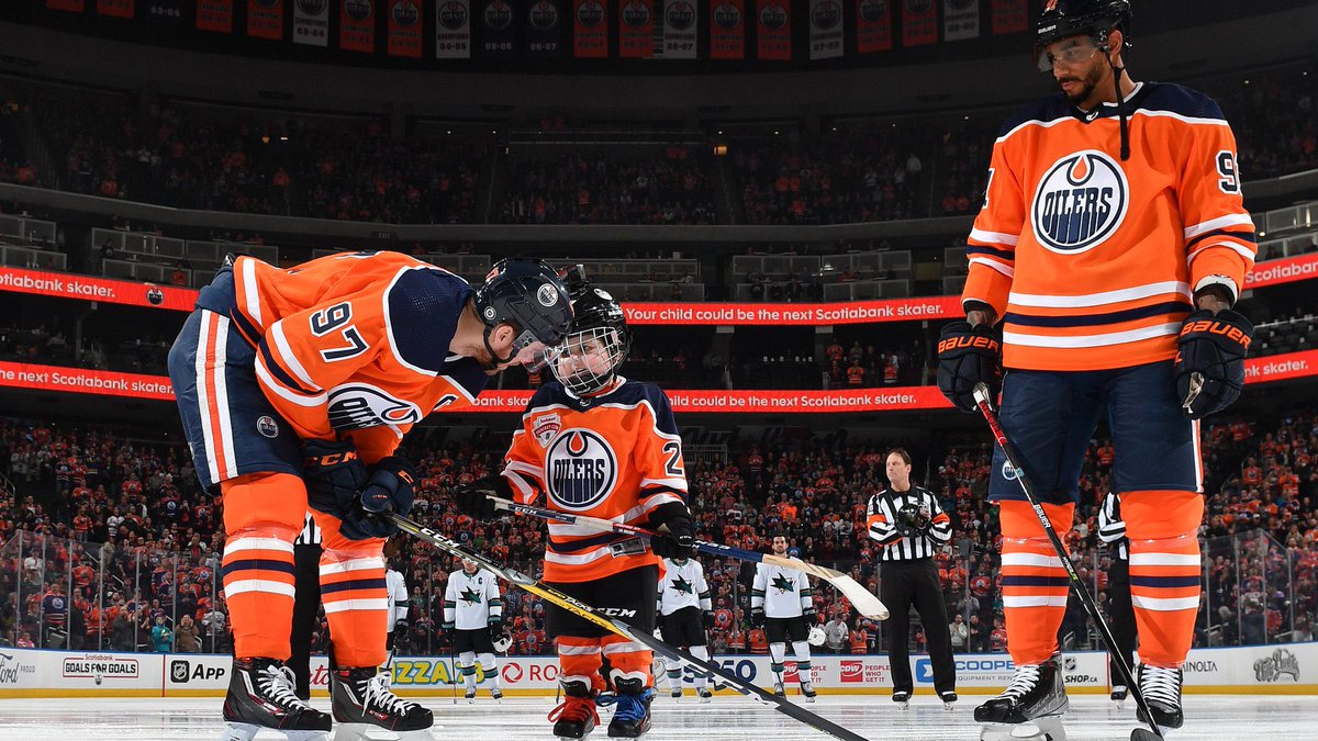 m_dan25's tweet image. What an amazing night! Thank you so much @scotiabank @brian_d_porter @ashifmawji @EdmontonOilers and everyone else that made the night so special for Ben and our family. We are so grateful for everything. Ben is on cloud nine and will never forget this night! Our hearts are full!