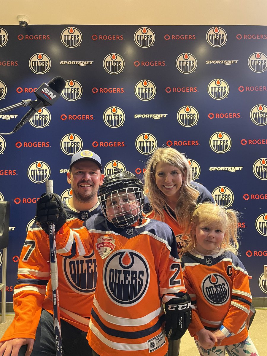 m_dan25's tweet image. What an amazing night! Thank you so much @scotiabank @brian_d_porter @ashifmawji @EdmontonOilers and everyone else that made the night so special for Ben and our family. We are so grateful for everything. Ben is on cloud nine and will never forget this night! Our hearts are full!