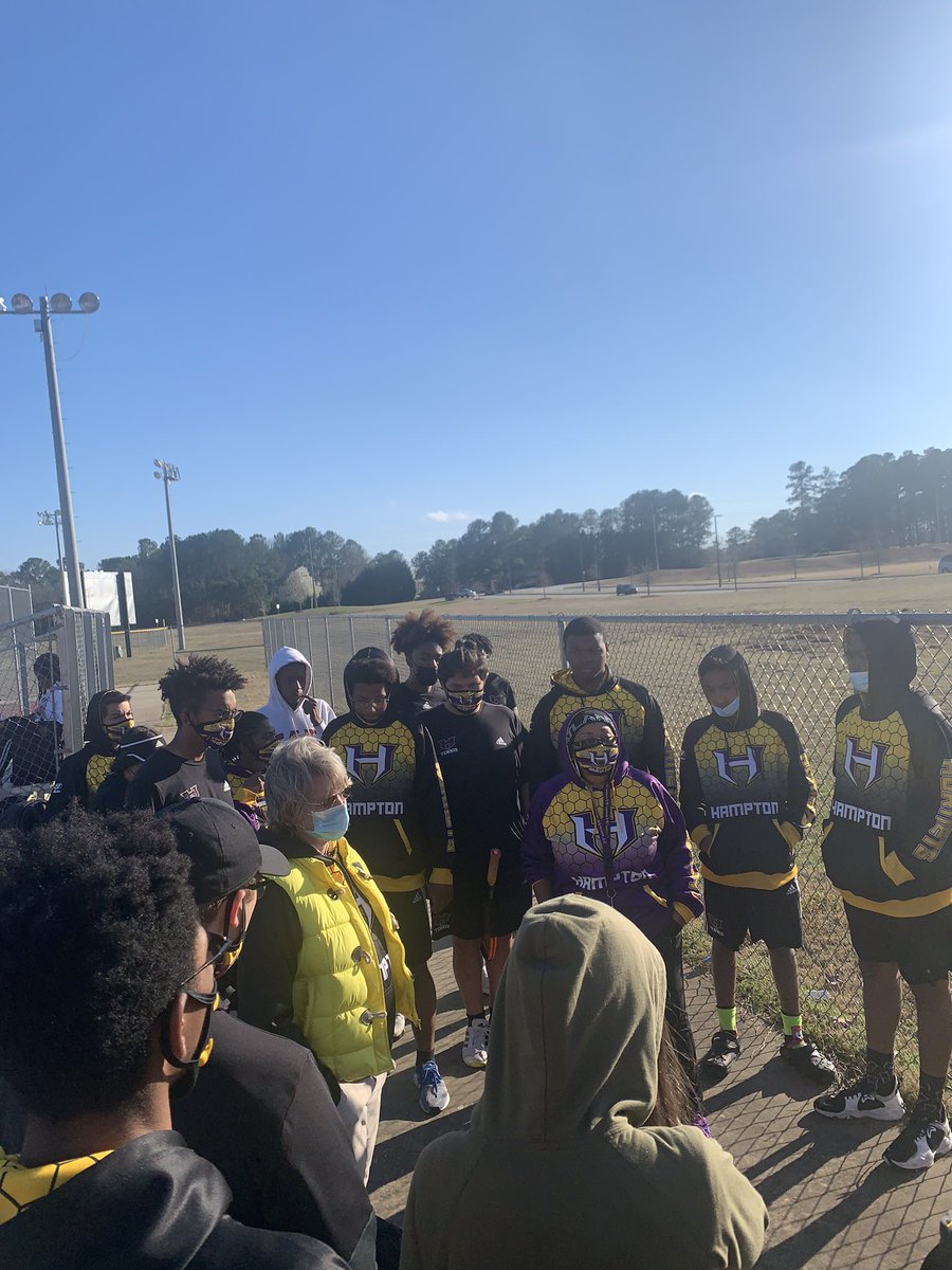 tennisbuzzhhs's tweet photo. MATCH DAY🎾🎾The Tennis Hornets face off in a region matchup on the road today versus North Clayton High School at the Clayton Tennis Center at 4:30pm #FeeltheSting #ProtecttheHive @HamptonHighAD1 https://t.co/MuwapU3CXu