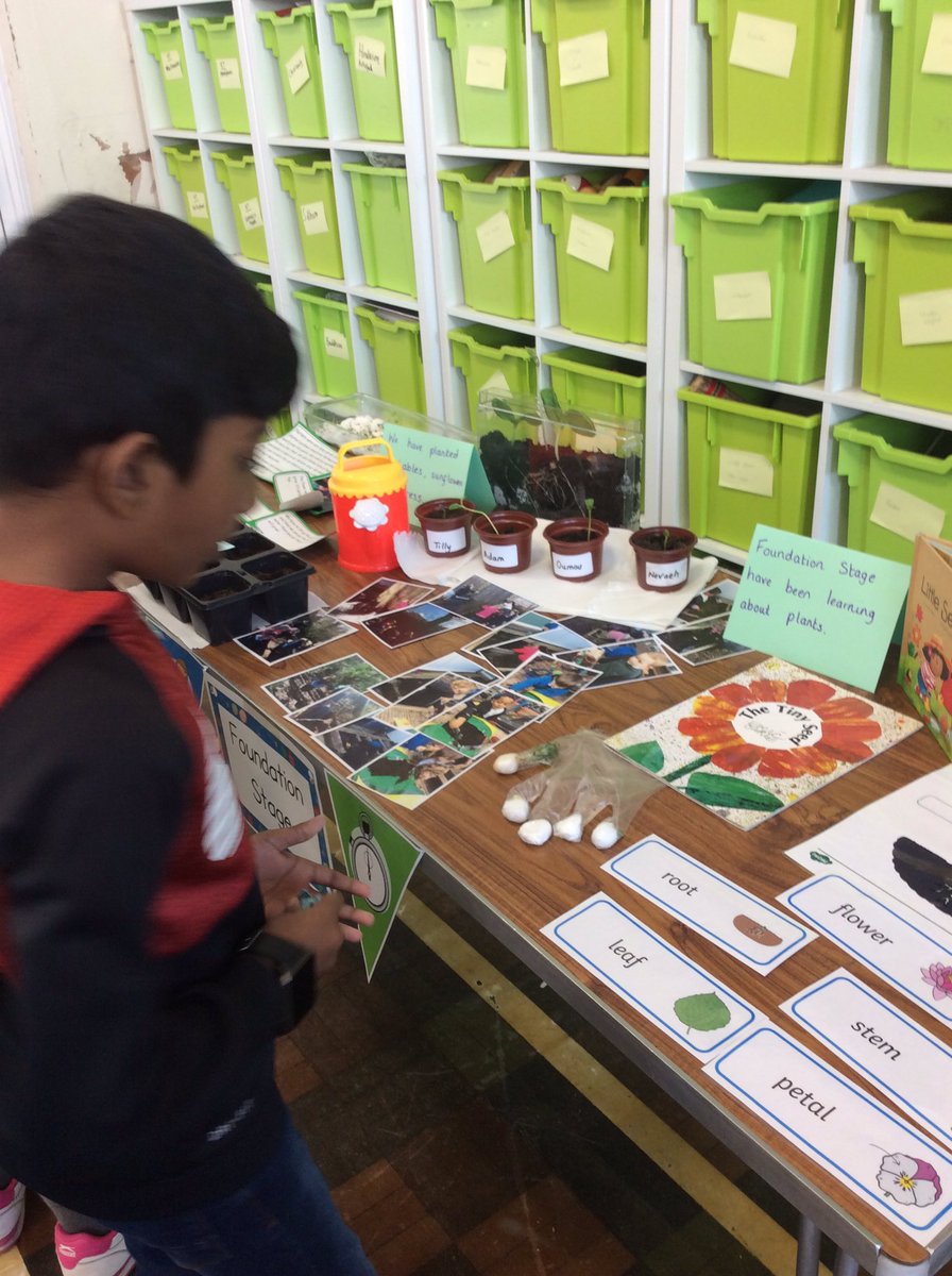 BoarshawP's tweet image. Enjoying the Science Exhibition #BritishScienceWeek2022