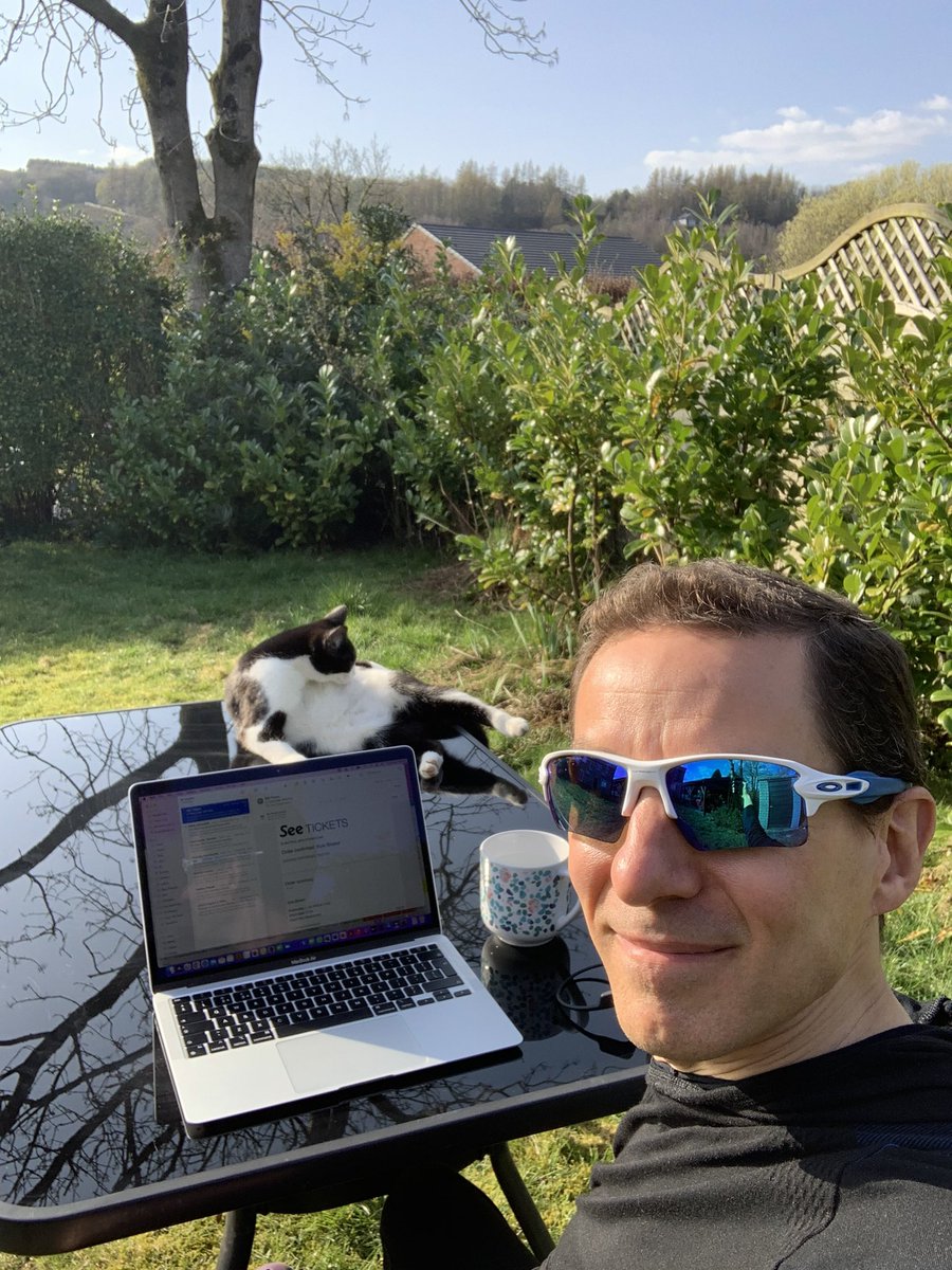 1 advantage of working for oneself: the ability to enjoy the warm sunshine and nature whilst working (and buying @kulashakerofficial tickets) in the garden. #nature #smallbusinessuk #smallbusinessuk #spring #mhfa #psychotherapy #mentalhealthfirstaid #naturetherapy #oldhamhour