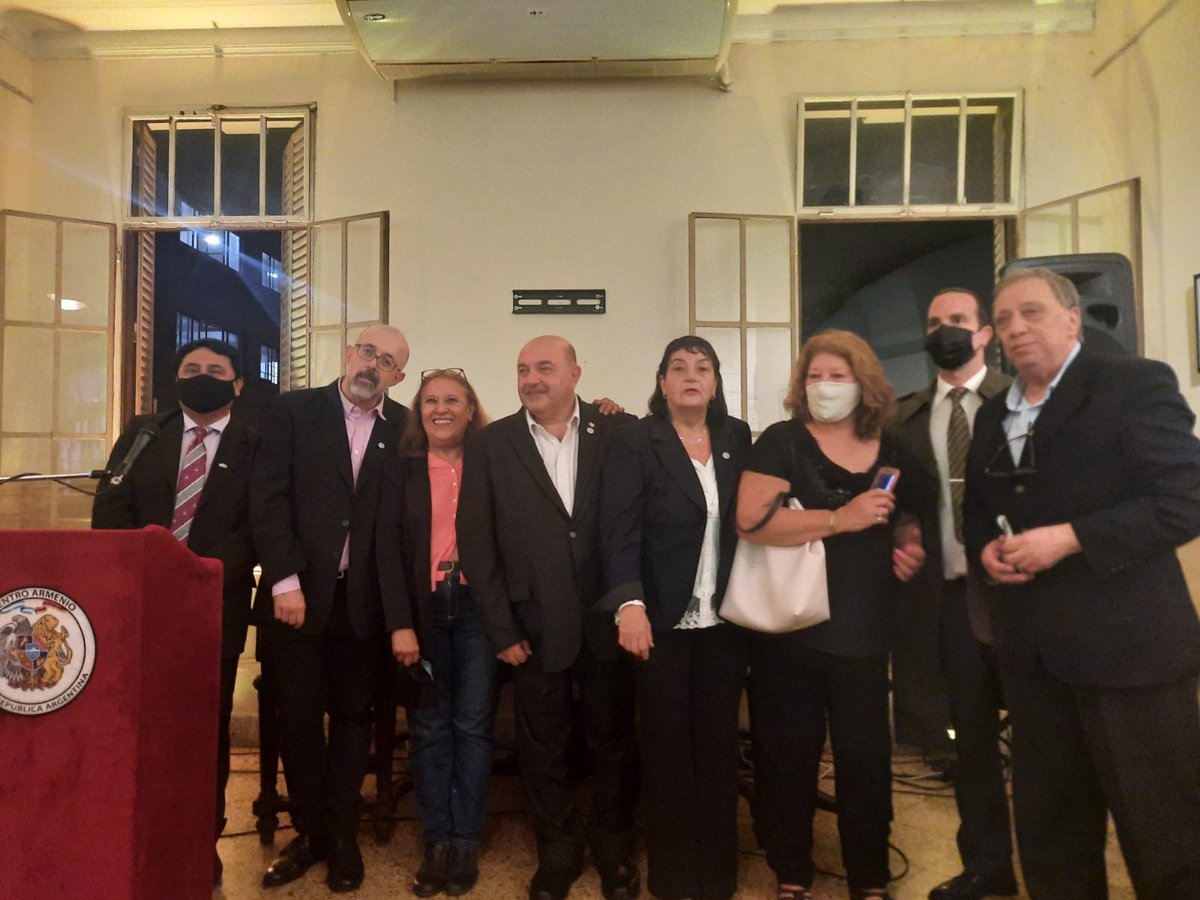 DGColectividad's tweet photo. En el mes de la mujer,  entrega de distinciones a las mujeres destacadas del año,de las distintas Colectividades. Gracias a la FAC , por la invitación, a participar de tan importante y justo acto de homenaje @emmaferrario @gracielaocana  @dgarciavilas @RomanoFlorOk @Berretin https://t.co/VKh6cBzpAo