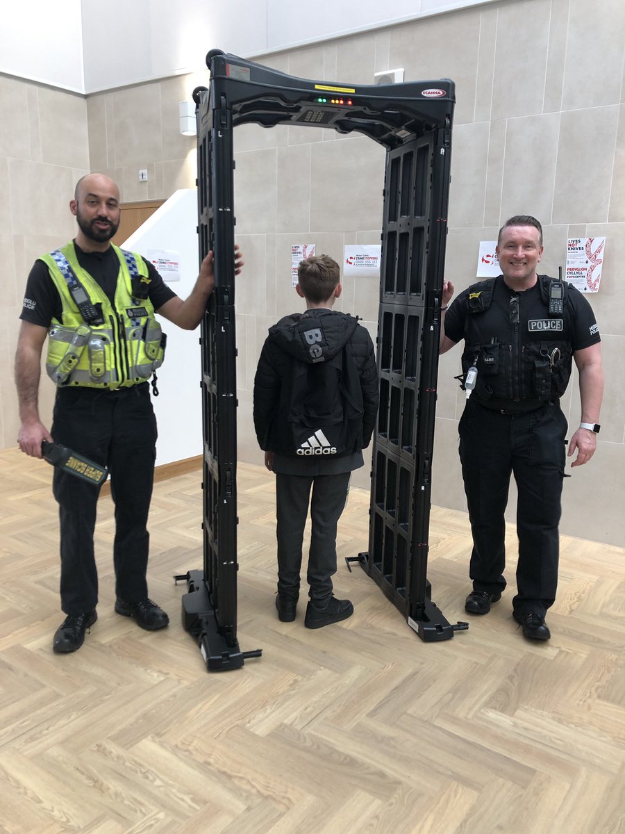 PC_NEWMAN_SWP's tweet photo. South Wales Police officers Pc Newman and Pc Lewis have attended TONYREFAIL community school and have educated years 7- 11 as to the dangers of knife crime, as part of the #NotTheOne campaign.Pupils were encouraged to test us by using our knife detector arches. LIVES NOT KNIVES ! https://t.co/OoK1PQry1H