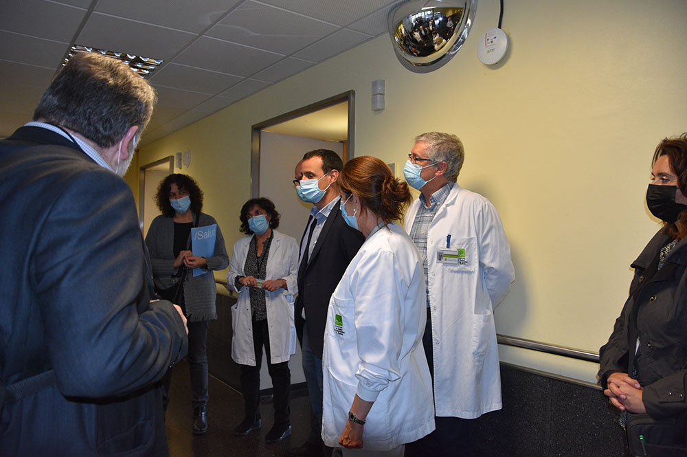 CorpoSalutMS's tweet photo. ‼ La directora del CatSalut, Gemma Craywinckel, ha visitat el CAP Rieral i els Hospitals de Blanes i Calella,  gestionats per la @Corposalutms, on s'ha reunit amb professionals de diferents serveis  
Més info 👉 https://t.co/dSruAcvBML https://t.co/mXwcZljJ58