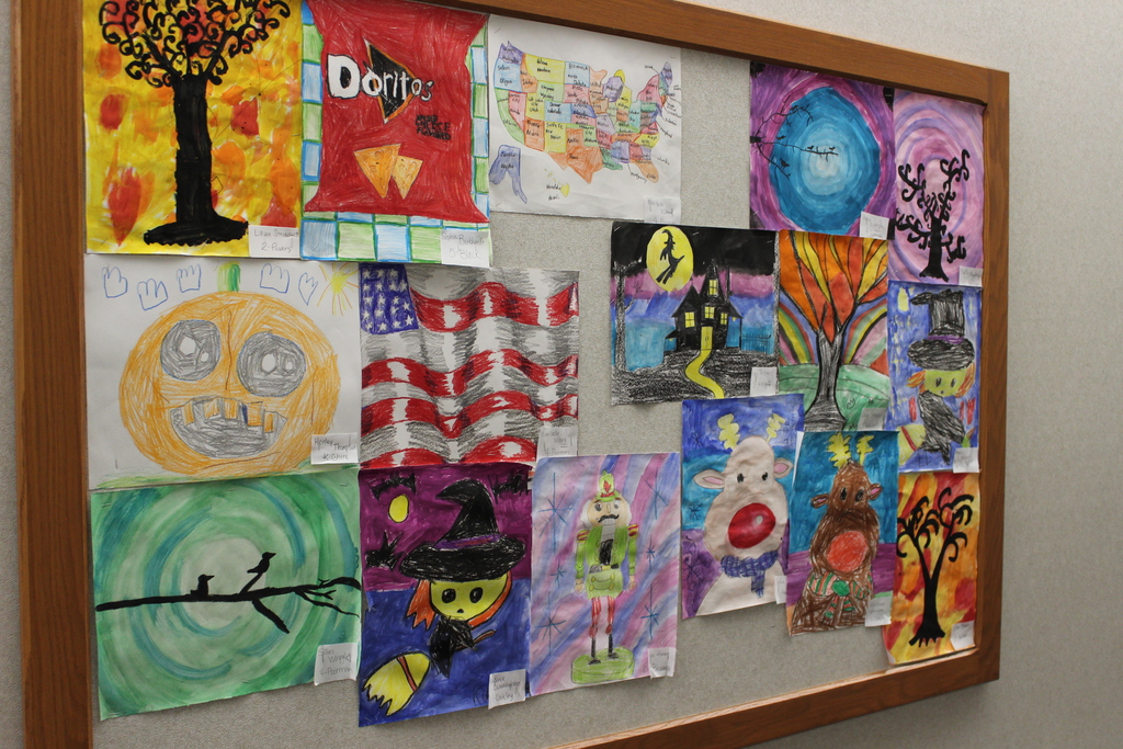 MattoonCUSD2's tweet photo. We love seeing students' artwork hanging in the hallways!
#MCUSD2 #Mattoon #RiddleElementary #Art https://t.co/SjO0CMpHel