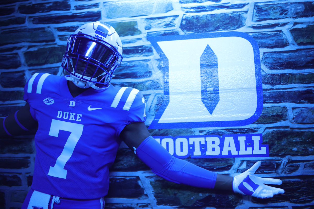 How’re we feeling about this blue? <a href="/DukeFOOTBALL/">Duke Football</a> <a href="/WesleyBowers_/">Wes Bowers</a> <a href="/CoachHJSimpson/">Jess Simpson</a>  <a href="/coachhemp/">Lyle Hemphill</a> @CoachSmithDuke #BLEEDBLUE