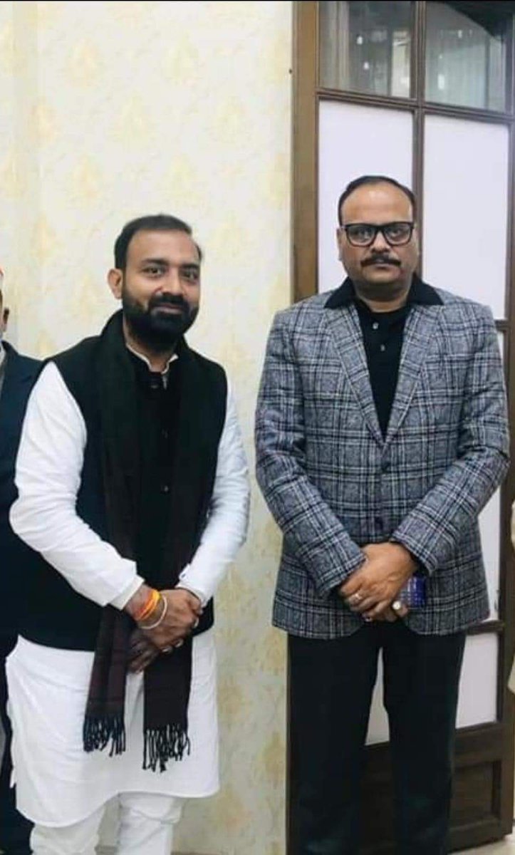 Shashibhadrabjp's tweet photo. उत्तर प्रदेश सरकार में उप-मुख्यमंत्री के रूप में शपथ ग्रहण करने पर मा. श्री बृजेश पाठक जी, आपको हार्दिक बधाई एवं उज्ज्वल कार्यकाल की शुभकामनाएं! @brajeshpathakup https://t.co/kwQtDtW0VB
