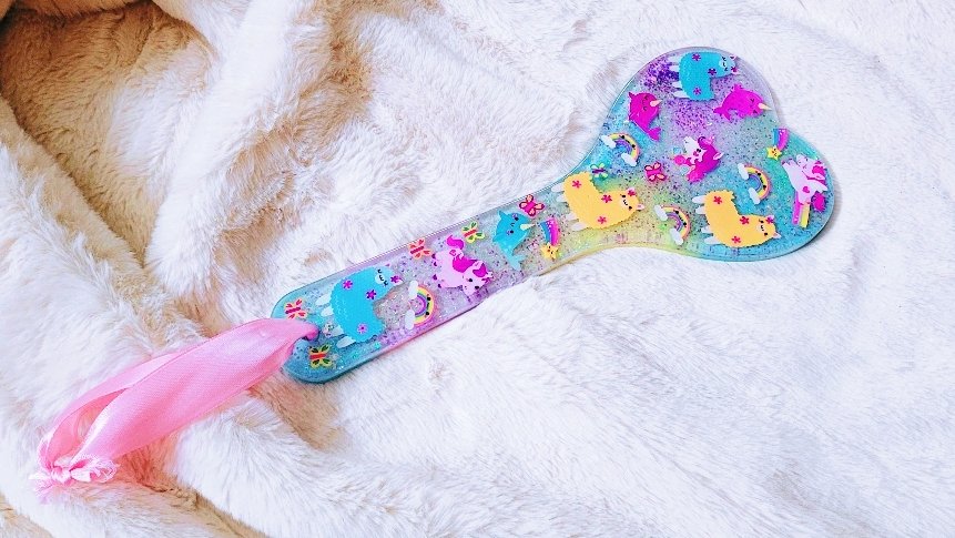customabdl's tweet photo. This paddle is already sold but it's too cute not to show off 😃 See more of my resin art on Instagram @ glam.resin

#bdsm #bondage #spanking #impactplay #ddlg #abdl #ageplay #paddle #flogger #daddydom #adultpacifier #gag #littlespace #ageplayer #custompacifier #abdlpacifier https://t.co/uZH7zEZiQK