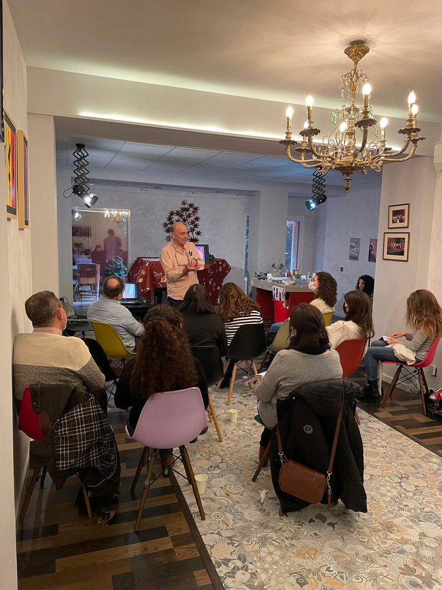 cfl_santander's tweet image. ✅ Ya estamos en marcha en #Valencia en la sede de AOIDE impartiendo #VolarconlaVOZ junto a Carles Expósito, Carmen Paula Romero y Ruth Suárez 
▶️▶️▶️ #MétodoPROEL