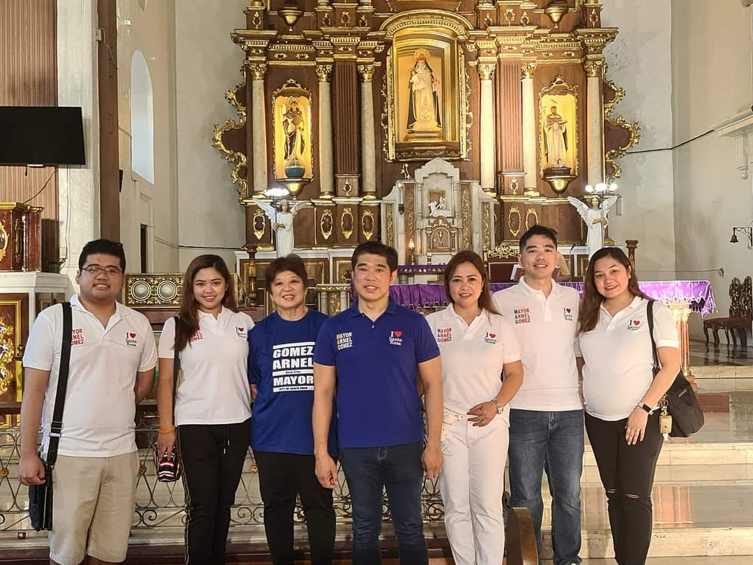 VMArnelDCGomez's tweet photo. Una sa lahat ang pasasalamat sa ating Poong Maykapal... at dalangin sa matagumpay at ligtas na kampanyahan at eleksyon...🙏

Nakikiusap ako sa inyo na MAGkaisa tayo at mapagbigyan bilang inyong Mayor. 

Arnel Gomez po para Mayor, no 2 sa balota. https://t.co/OClGbUGH47