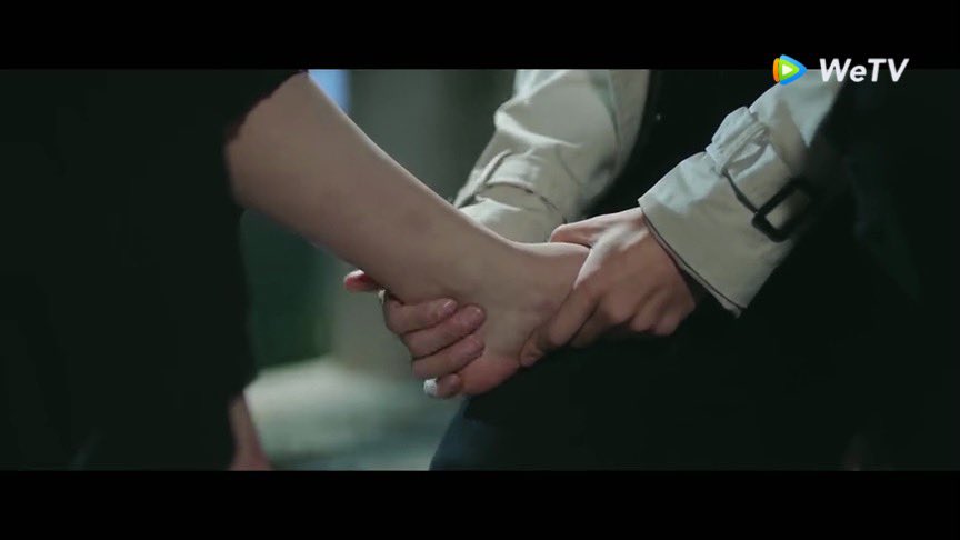 watchingserie's tweet photo. คุณหมอไม่ใช่ผู้ชายที่แสดงออกเก่งเรื่องความรัก แต่เป็นผู้ชายที่ใส่ใจคนรักมากกก 😭😭😭

#คุณคือคําปฏิญาณแห่งรัก #theOathOfLove https://t.co/ekziRK4C8G