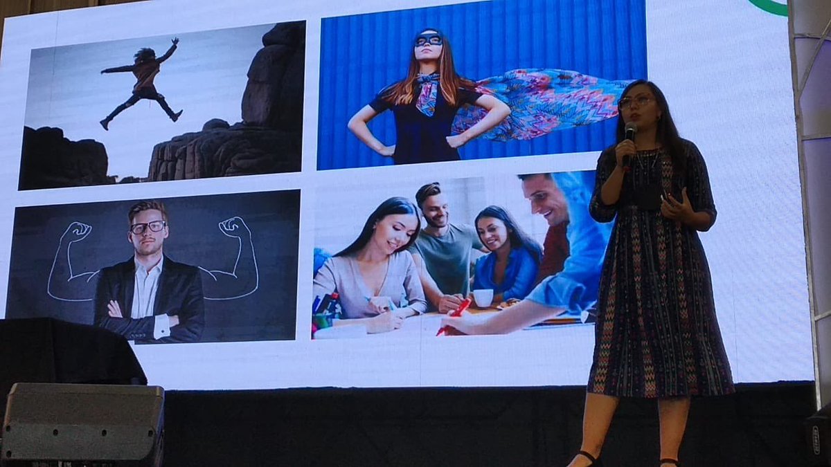 UTEoficial's tweet photo. #OrgulloUTE | En la #ExpoCalidadEducativa, presentamos la oferta académica de la #UTE.

🟢Esta feria se realiza en el #CentrodeExposicionesQuito.
🔵Rina Pazos, Decana de @UTEDerechoyCCSS, compartió los beneficios de estudiar en la @UTEoficial.

📺https://t.co/qz92SgJaln https://t.co/p8C5WDeWSs