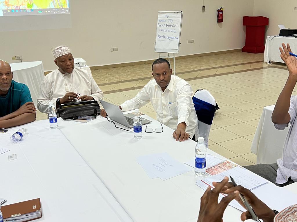 ArigatouGNRC's tweet photo. The consultative meeting is part of GNRC's process to reinvigorate and strengthen its Networks currently active in 57 countries.
The meeting was graced by the Arigatou International Advisory Group Member Sh. Ibrahim Lethome (@lethome_ibrahim).
#FaithInActionForChildren https://t.co/FKbpbRebB8