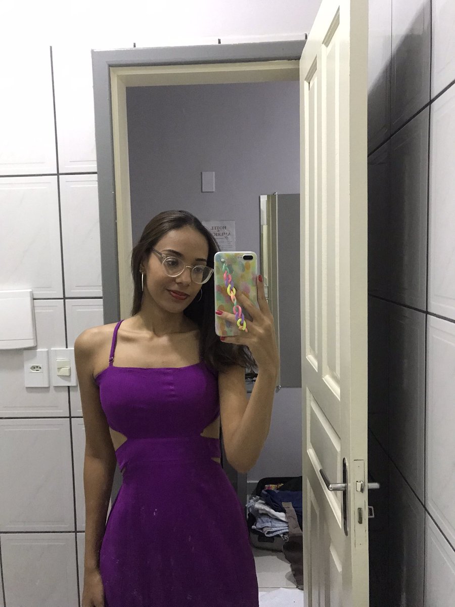 Beatrizzzsilv's tweet photo. 💜 https://t.co/rFMTBsWVXC