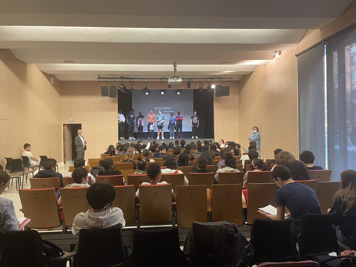 Clg Mme de Staël 75015 tweet media