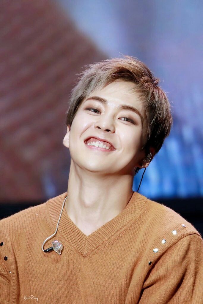 ImagineMemories's tweet photo. С Днём Рождения самую милую и чудесную булочку❤️
Столько тепла и любви в каждом его взгляде, а его улыбка всегда греет мне душу☺️
Сюма, спасибо что ты есть❤️

#HappyXiuminDay 
#사랑하는민석아_생일축하해
#32SpringsWithXIU https://t.co/Hy0vpdEmXg