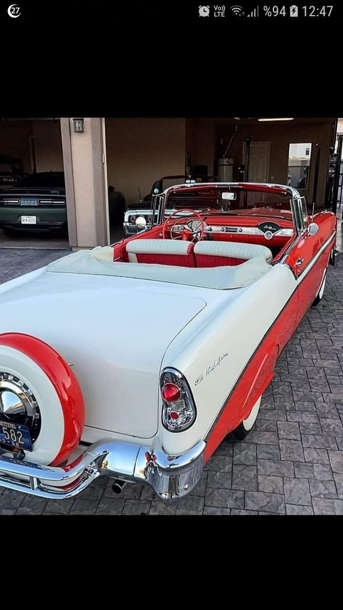 @kkonumsuz @mengerleregemer O da olur, eskiden çift renkli arabalar çok vardı. Şimdi de yapılabilir, bence #Mercedes yapabilir bunu 😀
(56 Chevy Belair👇)