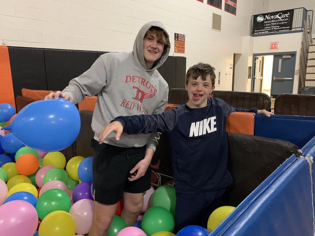 HealthTeachLHS's tweet photo. Friends @jackbergmannn and Bobby hanging in the ballon pit again today. Thanks @LHSHOPESquad #mentor #BeLOVEland #MentalHealthMatters https://t.co/mIk5byAq3n