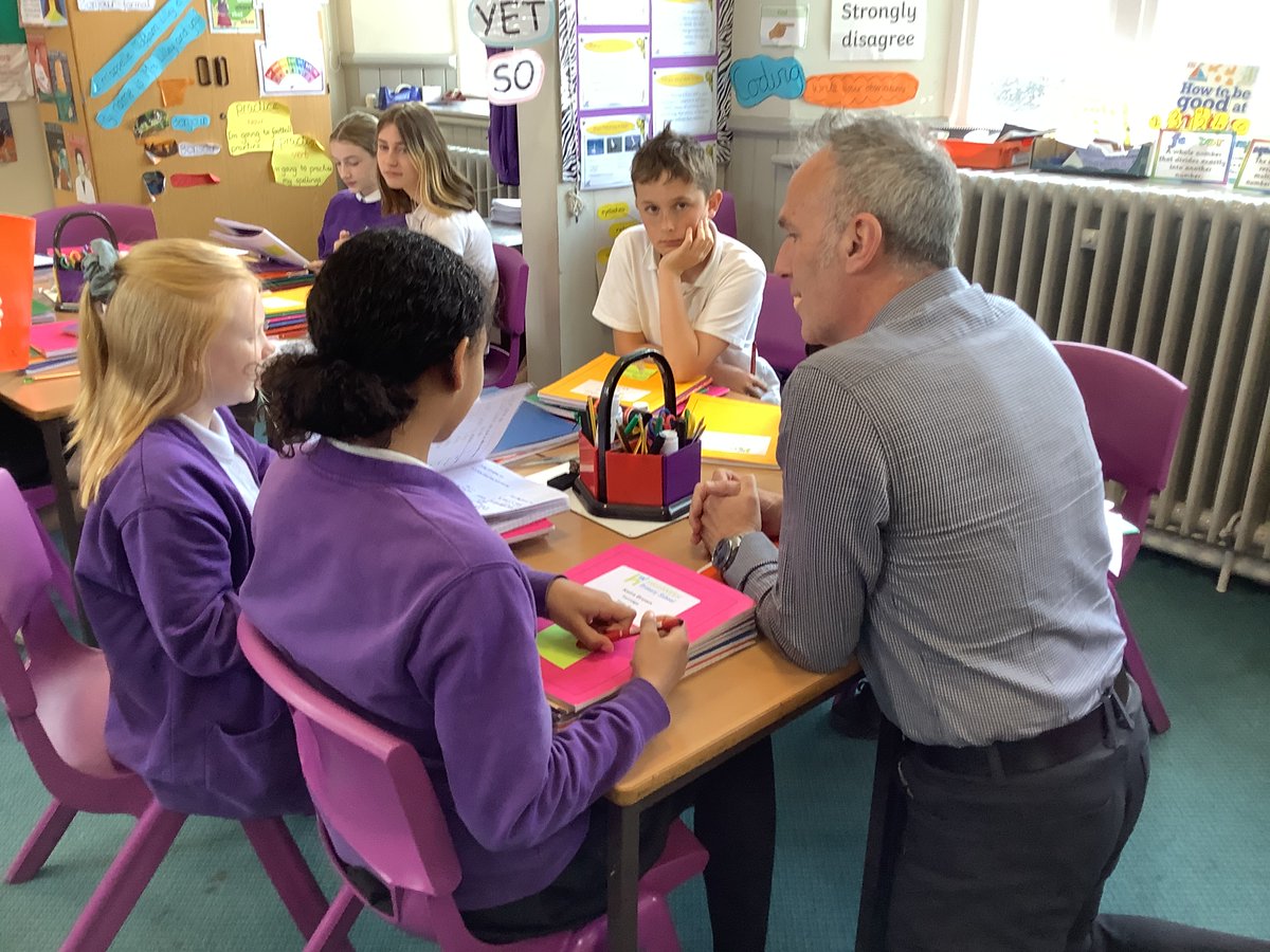 highweek_sch's tweet photo. Lovely having @JamesNottinghm and @LearningPit_MD talking to  our students  about their learning. #growthmindset #learningpit https://t.co/DodQMt3tVk