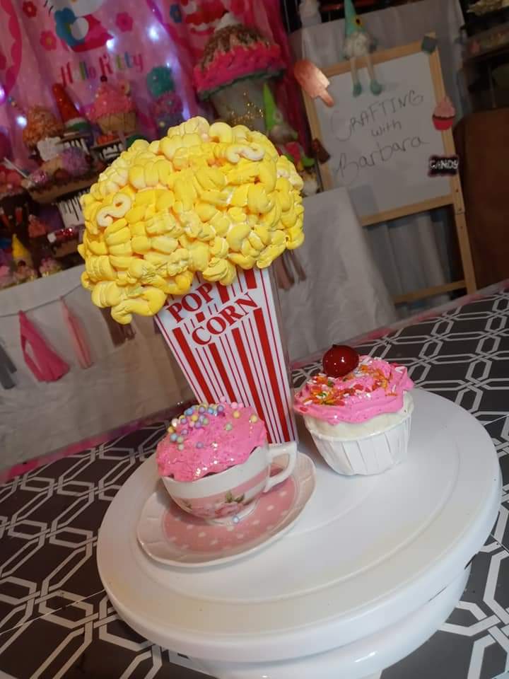 Craftingbarbara's tweet photo. Love Creating Decor For Baby Showers Birthdays Parties And Your Home SUBSCRIBE To My Channel For Full Video Content.
https://t.co/hm1ZwwqGGk
#content #BIGOLIVE #ContentCreator #BTC #ETC #Bridgerton #bridgertonseason2 #BelAir #Crypto #FridayFeeling #FortniteSeason2 #ONEPIECE1044 https://t.co/fcH7S3sqaK