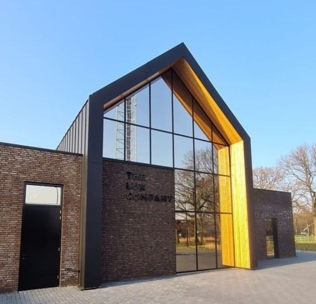 Our Sentinel Plus Outside Weatherable (OSW) Films reject an incredible amount of heat and glare and improve your exterior privacy – all while giving your glass instant high-end appeal.

Learn more with an authorized dealer: solargard.com/find-a-dealer

📸: Luna Glass Tinting