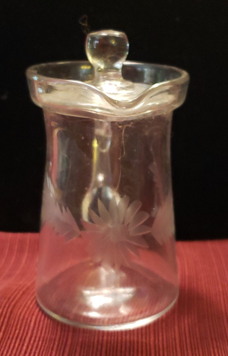 atticesoterica's tweet photo. Vintage Unsigned Glass Clear Syrup Pitcher, Flower And Leaves Etched Sides, Handle And Lid https://t.co/n1NH0sUgHf #Collectibles #Curios #SyrupContainer https://t.co/E4CJaKoxDJ