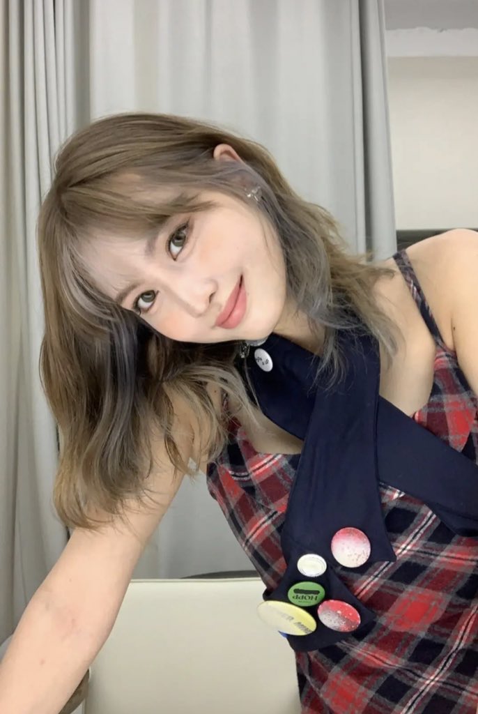 dailyhiraimomo's tweet photo. always on my mind #MOMO #TWICE https://t.co/ciMUlWCkHn