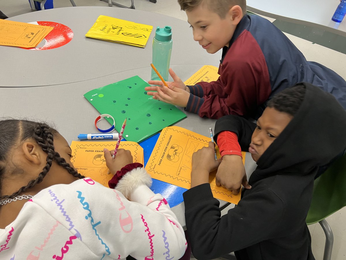 dist126_hg's tweet photo. Ms. Kasprzak's class participating in a STEM Challenge! Who can build the longest paper chain?  #weare126 #hg_126 #hornetstrong @dist126_hg @dist126 https://t.co/UqYjh6VchZ