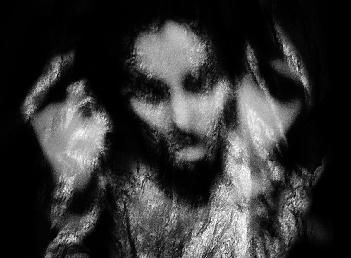 ilknuryavasci's tweet photo. "Looking for The Shadow"
@objktcom @cleannftunion  available now!

10/11 eds. 1.5 #XTZ 
#NFTCommunity #CleanNFT #NFTphotograph #WomenInNFTs #tezos #Monochrome #Dark 

//Looking for my shadow in a dark space. Even when there is no small hole for light to penetrate.//

Link below! https://t.co/z0tHDM9XVn