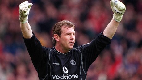 Happy Birthday to former Man Utd keeper Andy Goram  
